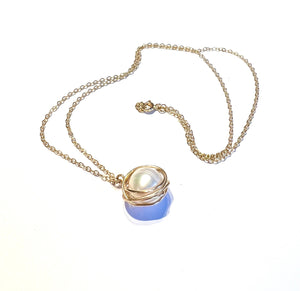 Pearl and gold necklace, Pearl Pendant, Girlfriend Gift, Handmade Jewelry, Unique Gift, Wedding Jewelry, Bridal Necklace, Pearl Jewelry