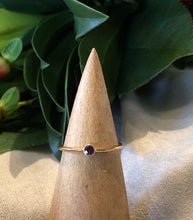 Load image into Gallery viewer, Slim gold gemstone ring

